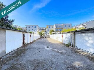  Parking / Garage à vendre 