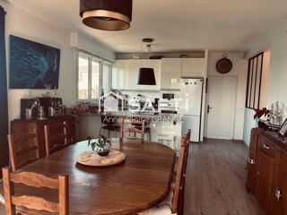  Maison  vendre 11 pices 261 m