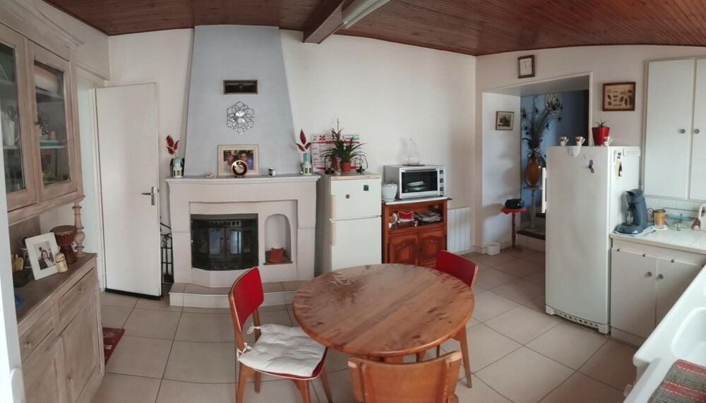 Maison en pierre  70 m² habitables  Garage de 36 m²  Terrain clos sans vis-à-vis À 9 min de Luçon et moins de 15 min des pla