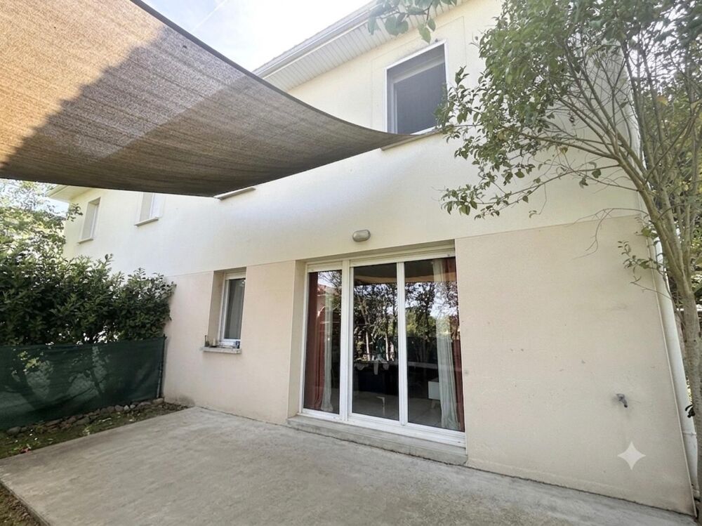 Résidence LE CLOS DE CEDRES - Maison T4 mitoyenne 80 m² avec terrasse, garage, piscine et cadre verdoyant