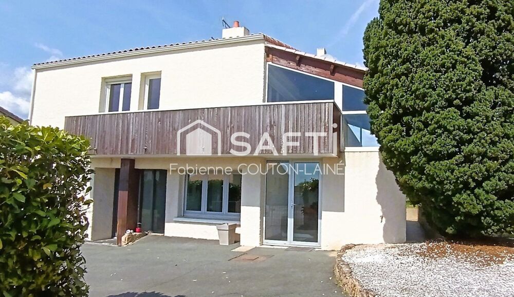 En ville d'Aizenay, maison 134m² avec 5 chambres.