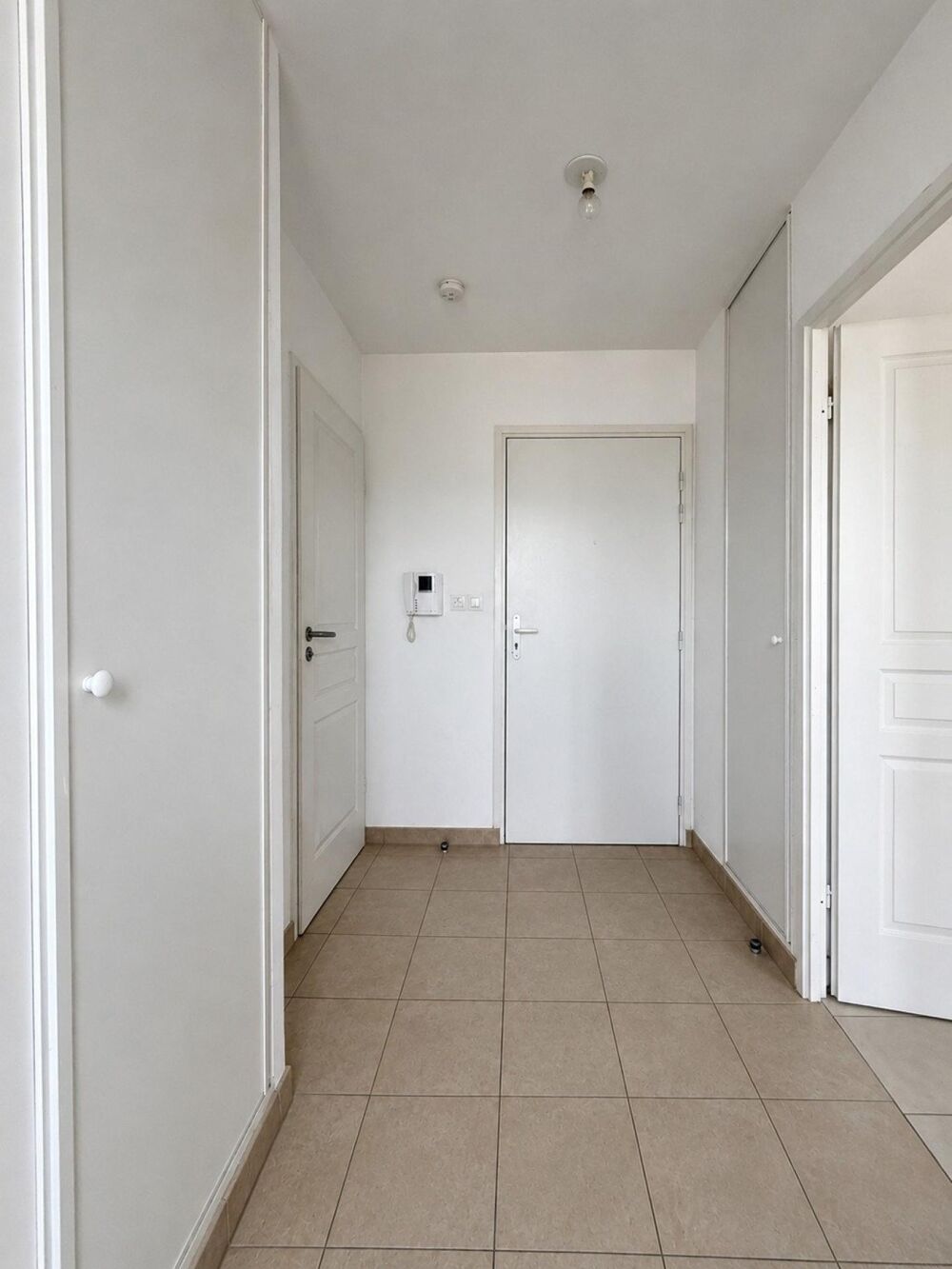 Vente Appartement T2 récent avec parking, centre de Poissy Poissy (78300)