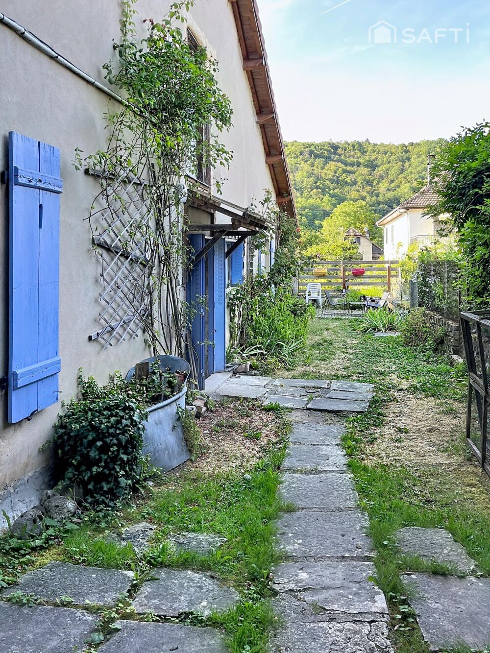 Vente Maison Belle maison de village en pierre, avec un appartement indépendant en rez de jardin. Mesnay