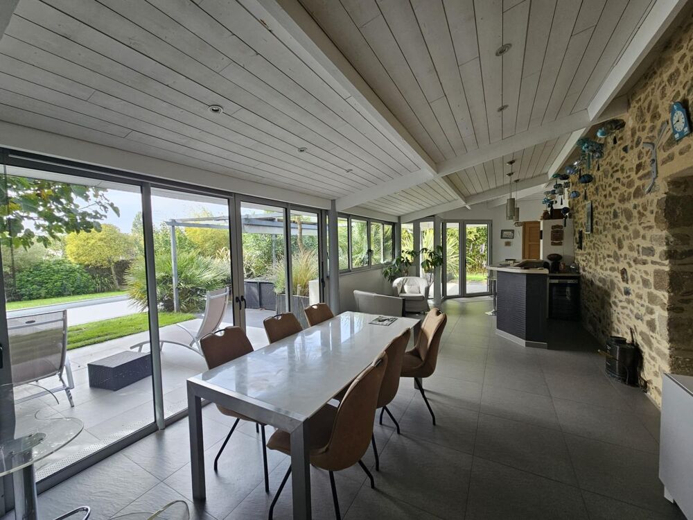 Vente Maison Mer et campagne. Piscine chauffée Saint-molf