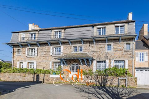   Au port et à quelques mètres de la plage, grande maison familiale. Maison - 8 pièce(s) - 240 m²