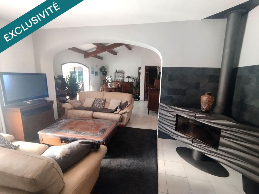 Vente Maison Hyères Ayguade, villa de 260m2 avec piscine et garage sur 1500m2 de terrain paysagé. Hyères