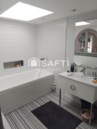  Maison à vendre 7 pièces 211 m²