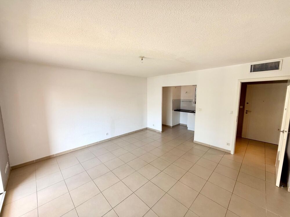 Saint Aygulf, appartement deux pièces 51m² centre-ville.