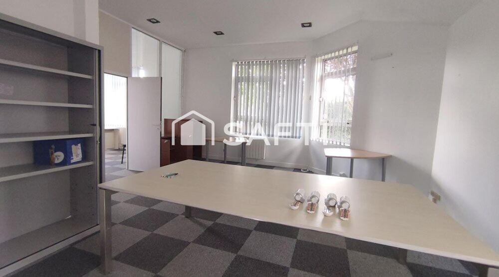   Vente immeuble de bureaux indépendant de 367 m² à Linas Linas