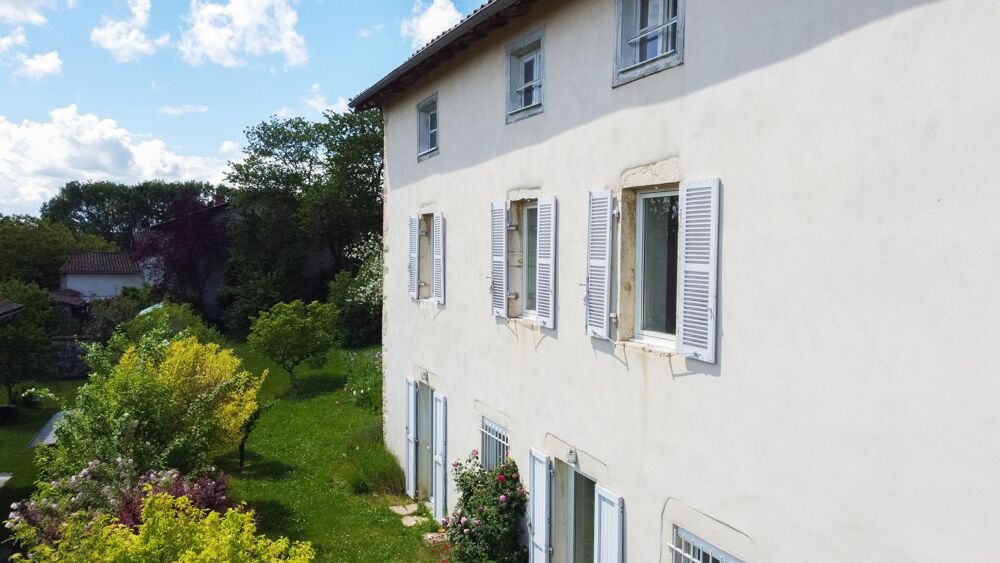 Vente Maison Propriété de 190 m² avec 4 Chambres et Jardin Ceyzeriat