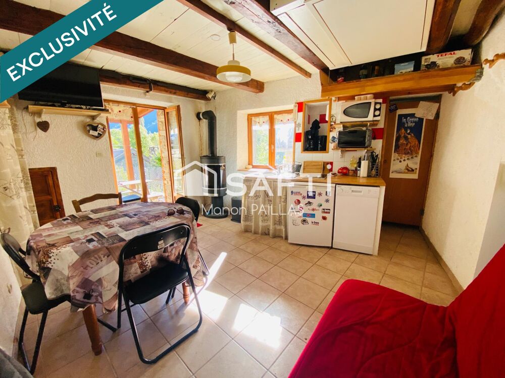 Charmante petite maison avec terrasse aux Fréaux