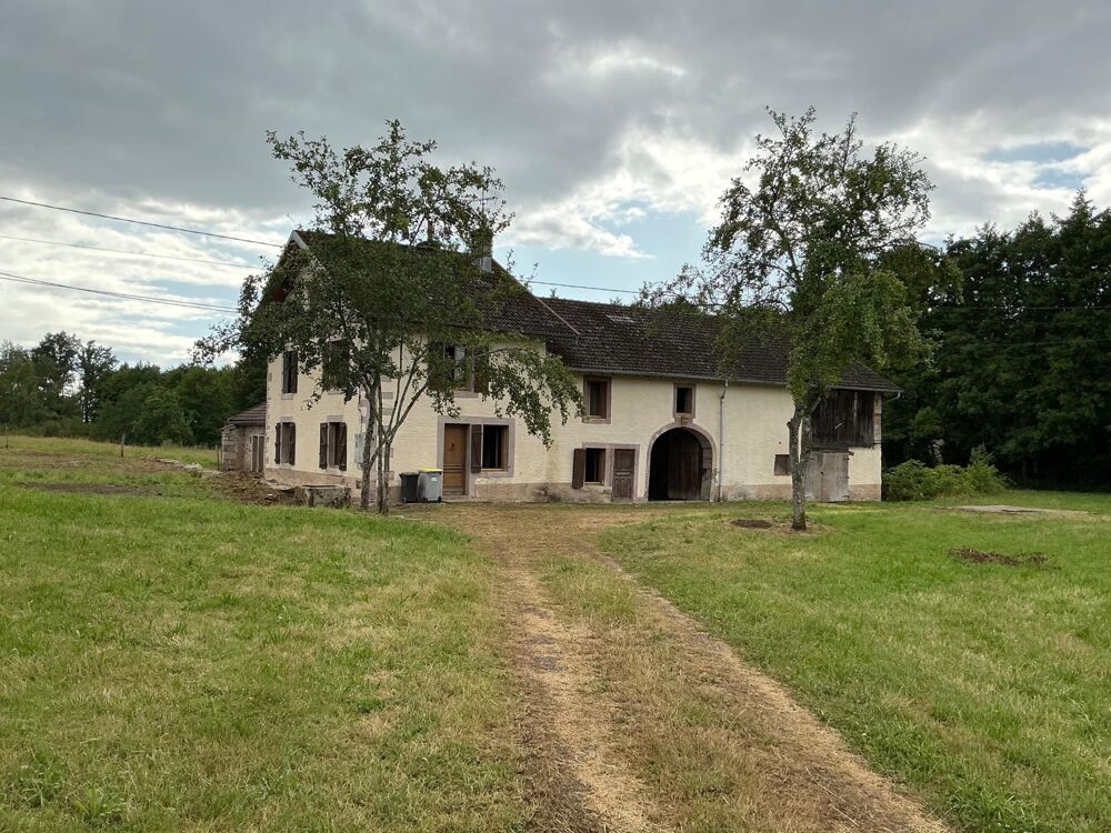 Vente Maison ferme, 160 M2, ( pièces , 3 chambres, écuries, dépendances, 3 hectares de terrain Belmont