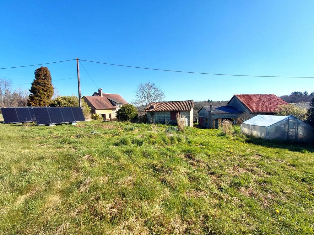 Maison en pierres d'environ 100 m2 avec dépendances sur un terrain d'environ 1,3 ha