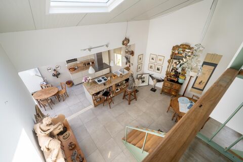   Atelier d'artiste de 147m² (possible plus) + maison loft de 171 m² 