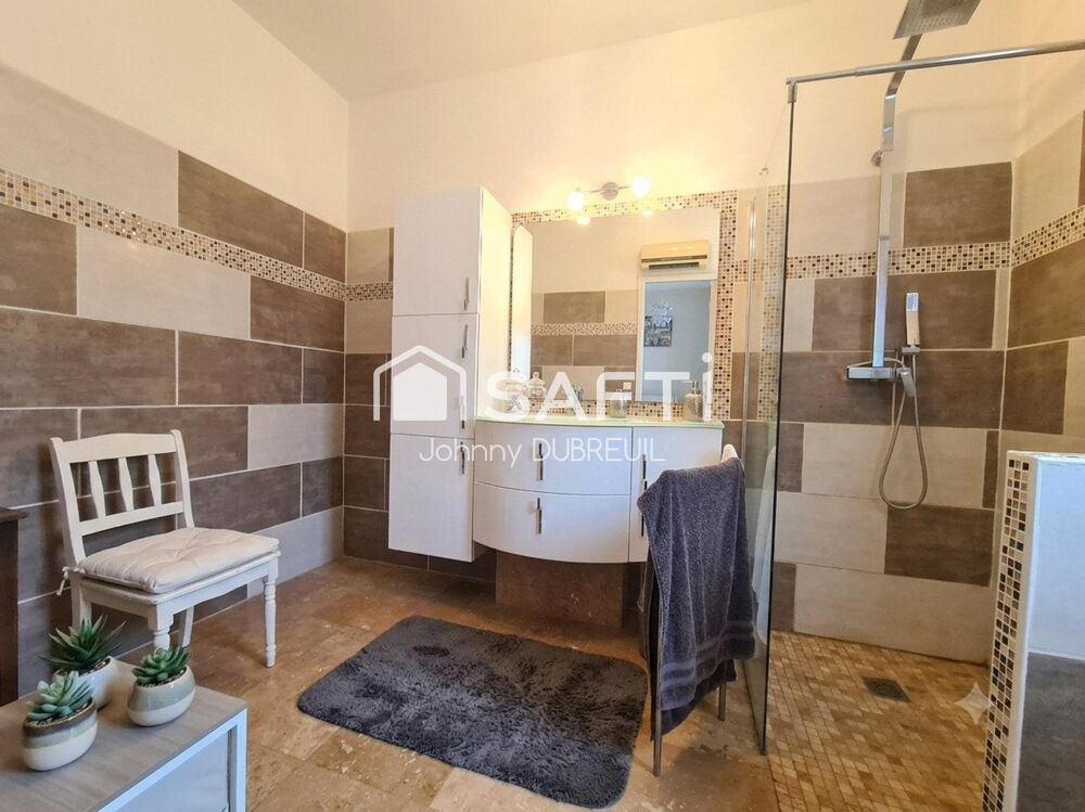 Vente Maison MISON DE PLAIN-PIED 168 m² – 5 CHAMBRES – PISCINE – TERRAIN 1 200 m² Besse-sur-issole