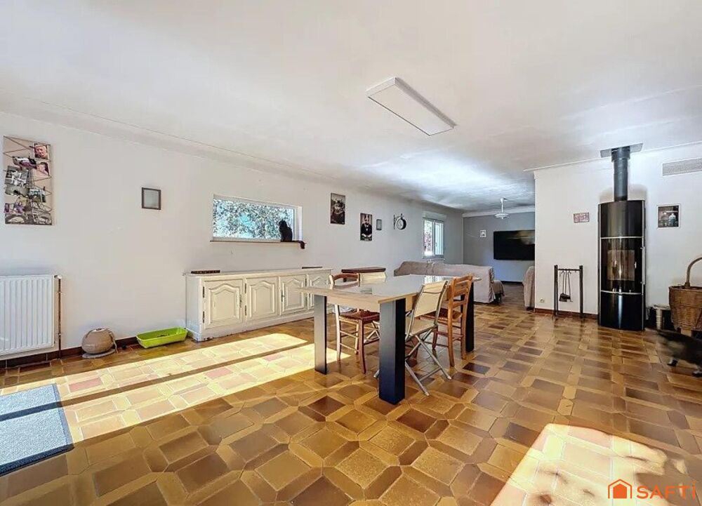 Propriété 223 m2 - 6 chambres - parc clos de plus d'1 Ha