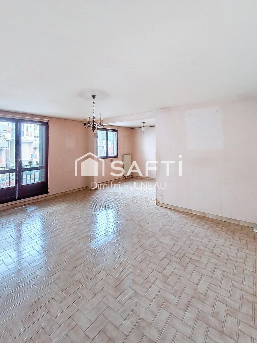 Vente Appartement Appartement à rafraichir avec parking en sous sol securiser Joue-les-tours