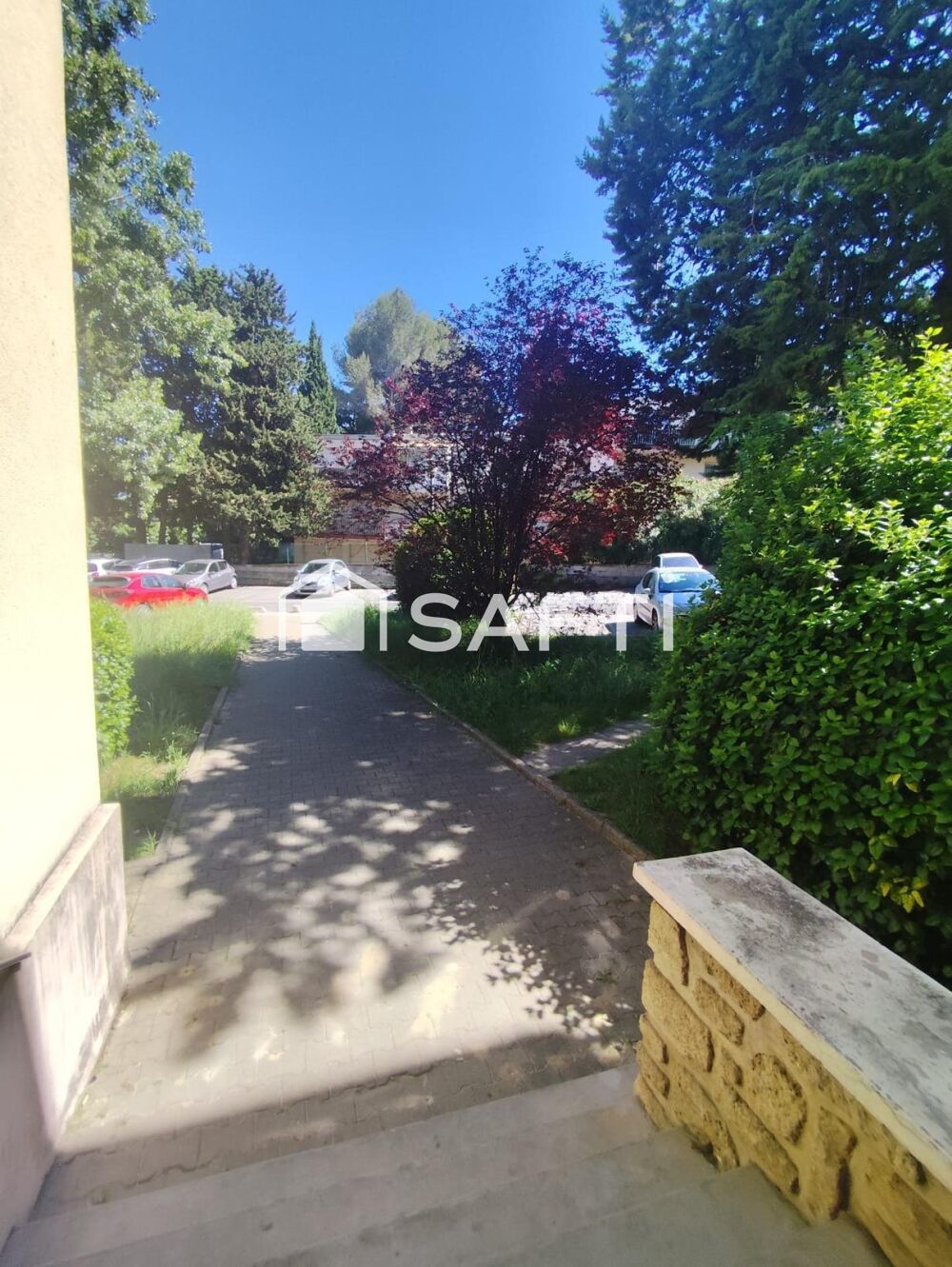 T3 lumineux avec terrasse, garage et cave - Fort potentiel !