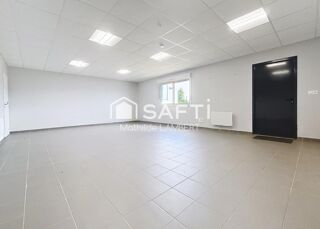   À louer – Bureau de 50 m² avec box de stockage de 80 m² à Pontchâteau Pontchateau
