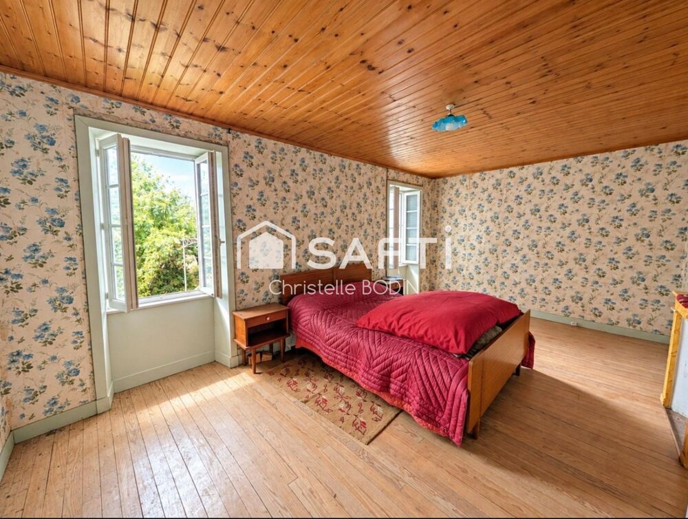 Vente Maison Maison ancienne avec beau potentiel, avec garage et extérieur – Sainte-Soulle centre Sainte-soulle