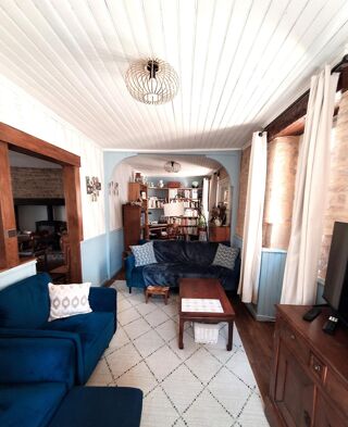  Maison à vendre 15 + pièces 202 m²