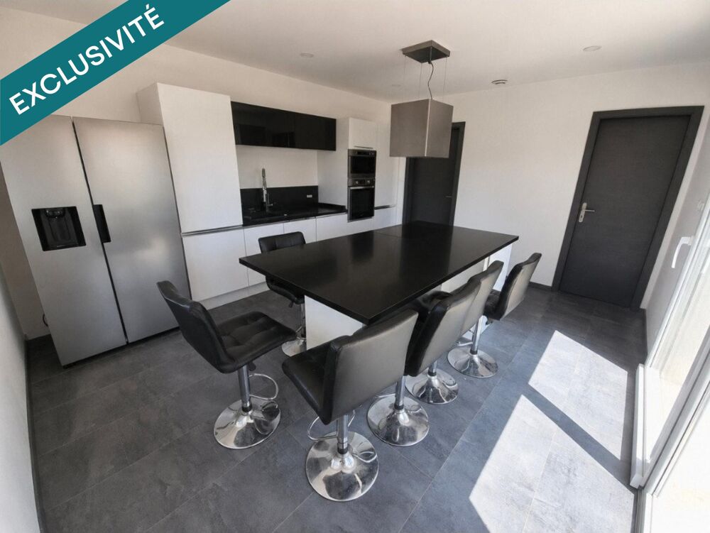 Laissez-vous séduire par cette magnifique maison contemporaine où confort, modernité et qualité de vie se rencontrent.