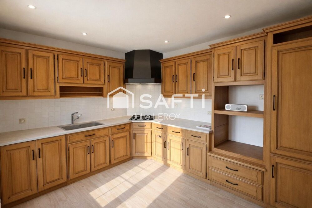 Maison située au coeur du village d'Amné, 89m², 5 pièces.