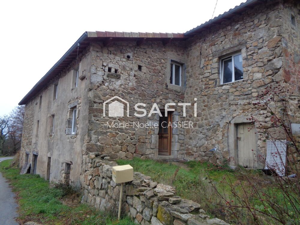 Située entre Lamastre et Vernoux en Vivarais, Ancienne ferme traditionnelle : histoire, charme et fort potentiel