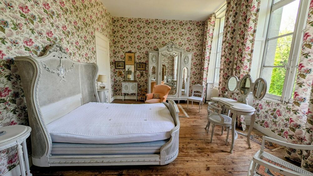 à vendre  Propriété/château Neuillé (49680)
