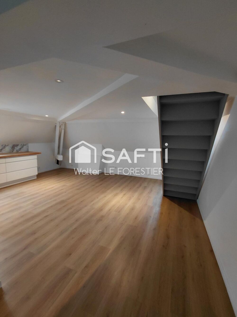 Vente Appartement APPARTEMENT T2 Bis DUPLEX RENOVE AVEC JARDIN ET PLACE DE PARKING Saint-louis-de-montferrand