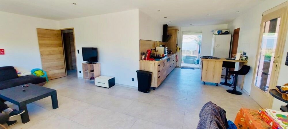 Maison plain pied ,3 chambres garage et piscine
