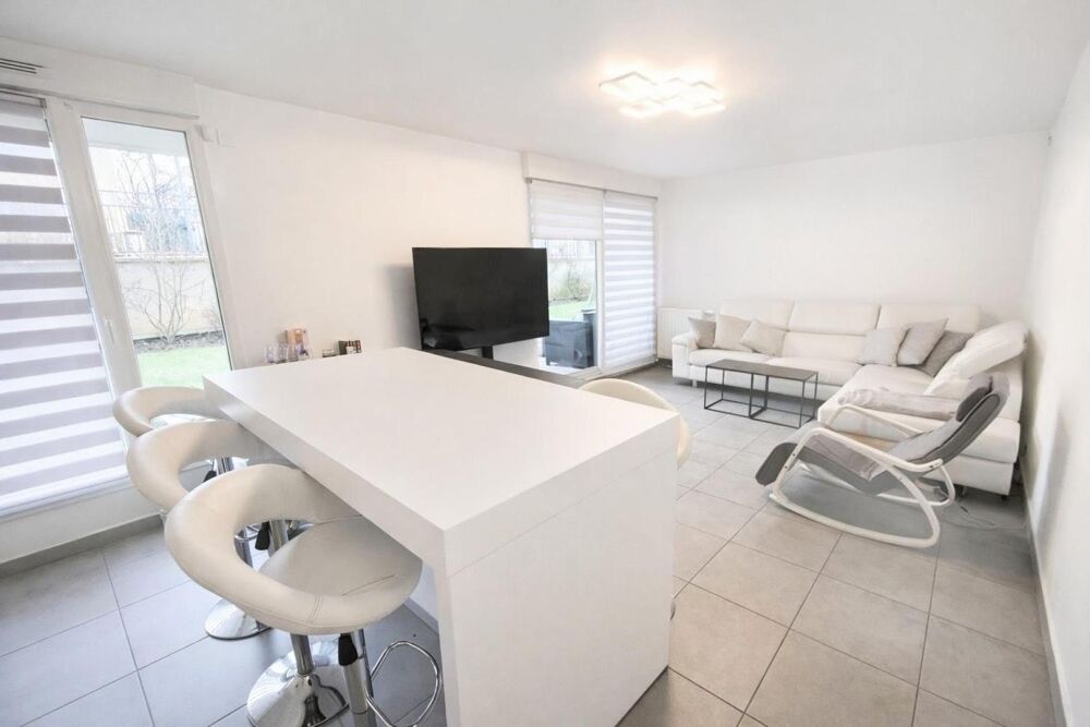 Vente Appartement NEUILLY SUR MARNE 93330 Appartement maison de 80M2, T4, 3 chambres, jardin de 150m2, une terrasse de 17m2. Neuilly-sur-marne