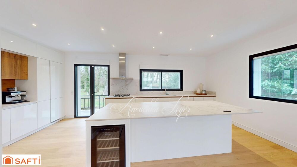 Maison avec garage et piscine au calme
