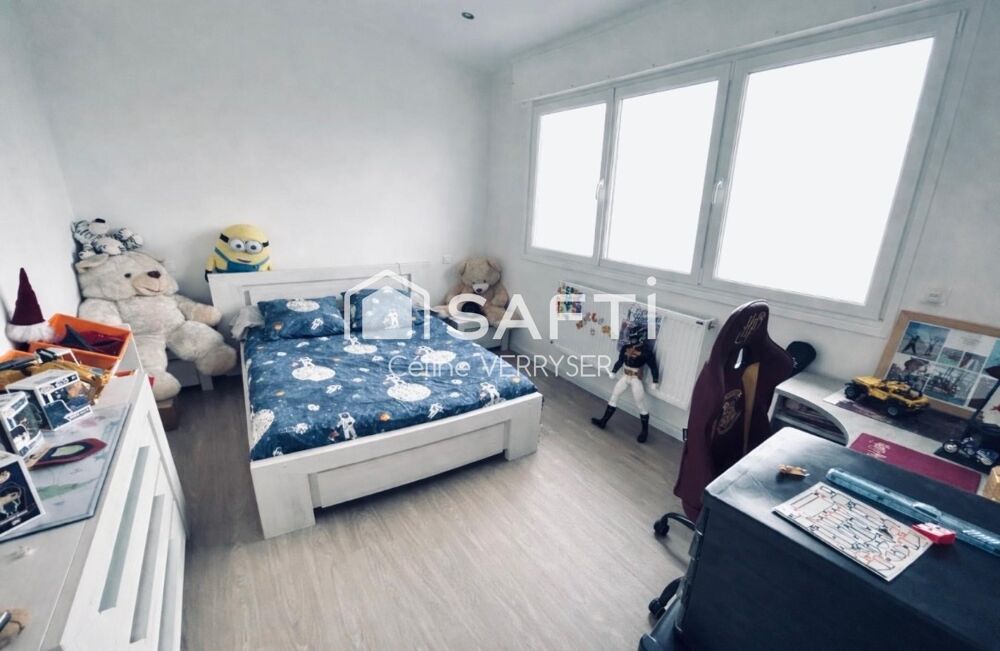Vente Maison MAISON 5 CHAMBRES ,2 salles de bain, grand garage Hazebrouck