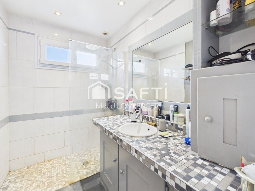 Vente Maison PAVILLON 139 M² – 5 CHAMBRES – PISCINE – QUARTIER RÉSIDENTIEL CALME À GRAY Gray