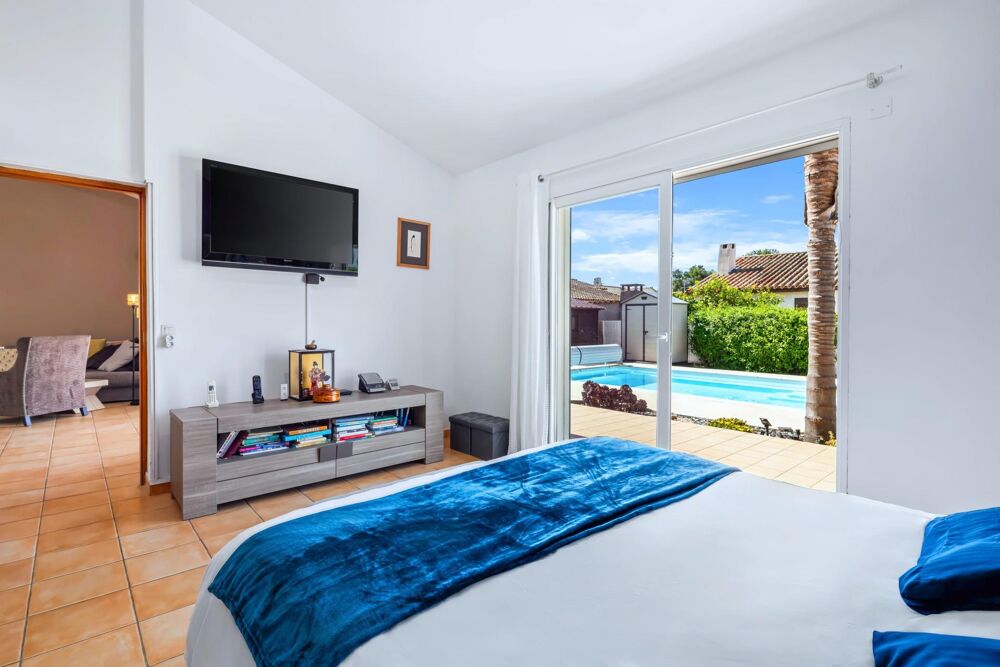 Vente Maison Villa 4 faces avec piscine à 700 m de la plage Sainte marie la mer