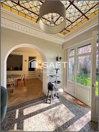  Proprit/chteau  vendre 12 pices 300 m