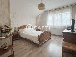  Maison  vendre 8 pices 230 m