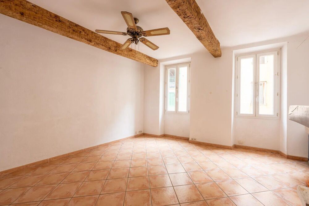 Callian, Appartement deux chambres au premier étage