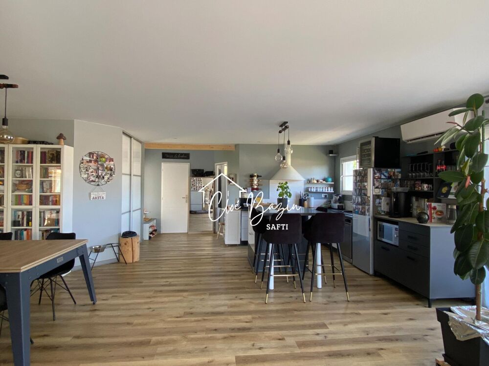 Vente Maison Maison familiale rénovée avec piscine – 110 m² sur 798 m² de terrain – Saint-Yzan-de-Soudiac Saint-yzan-de-soudiac