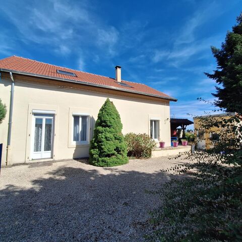   Maison bourg du village avec grand jardin Maison - 5 pièce(s) - 142 m²
