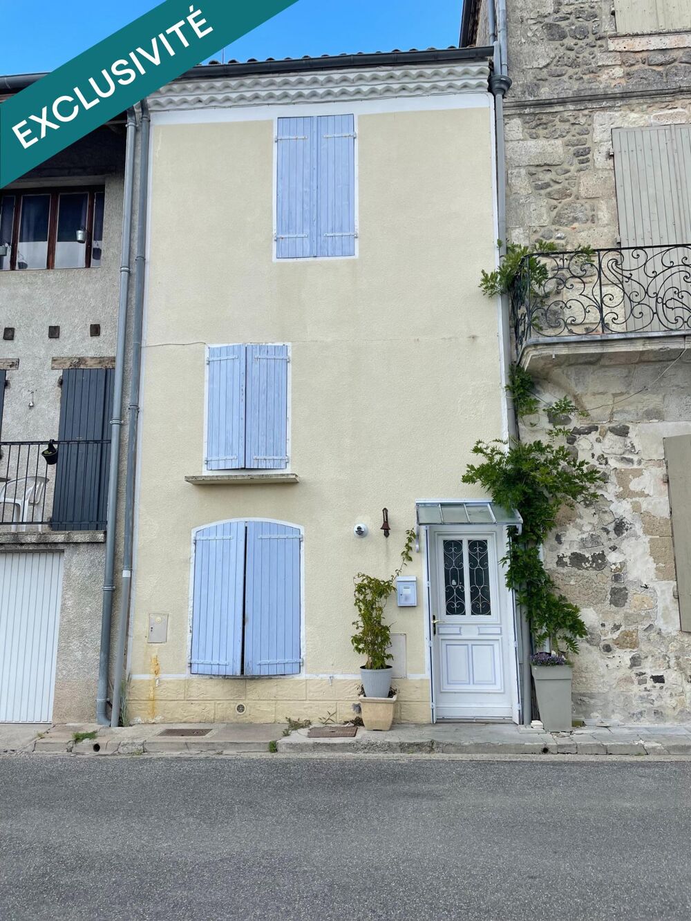 Maison au coeur de Mézin sur 3 niveaux très bon état