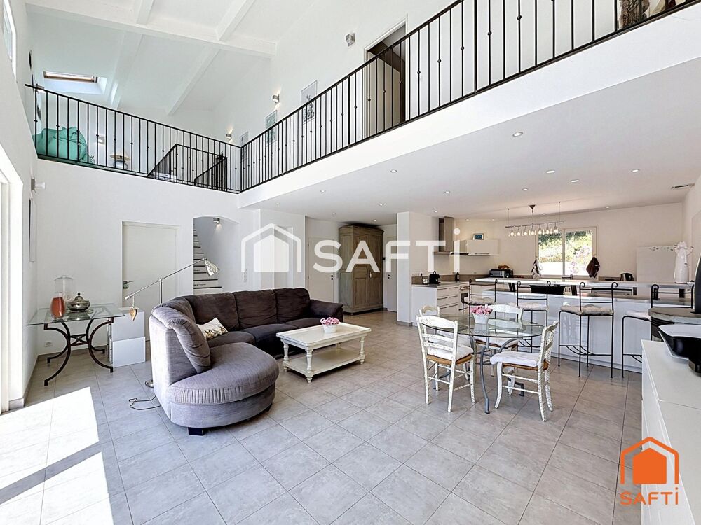 Villa récente de 133m² posée sur 1300m² de terrain clos
