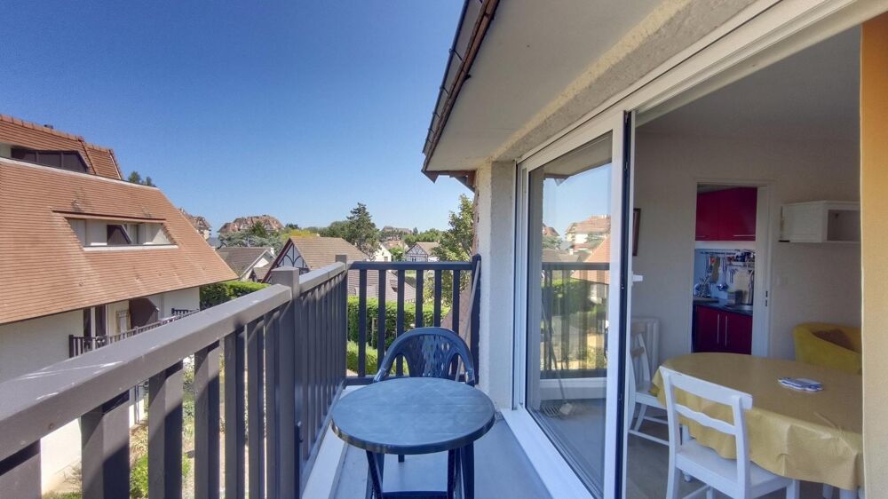 Appartement de 50m2, 3 pièces, 2 chambres, 2 balcons, place de parking privative.