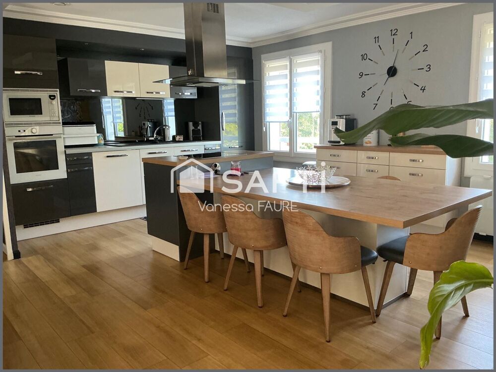 ARTIGUES-PRÈS-BORDEAUX  Maison familiale 150 m2 avec piscine sur parcelle de 700 m²
