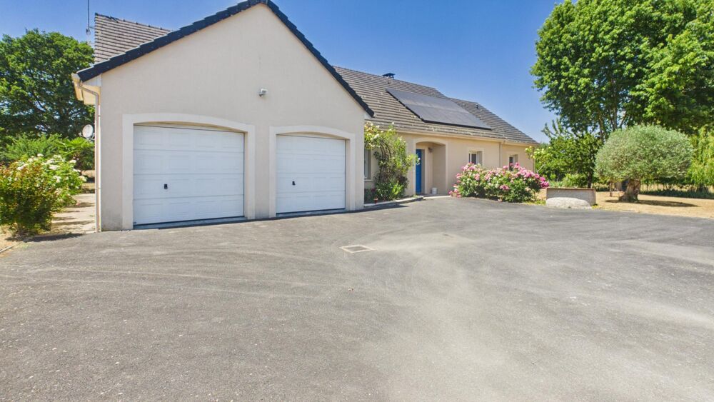 Maison plain pied avec parc arboré en lisière de forêt