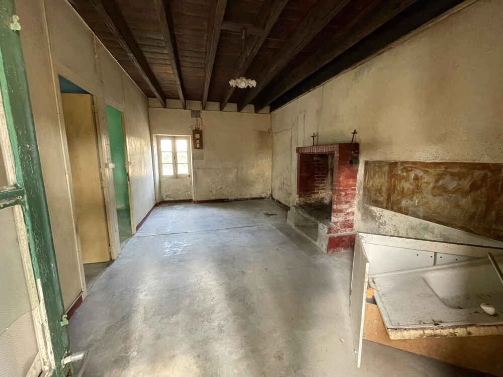 Ancien corps de ferme en pierre à rénover!