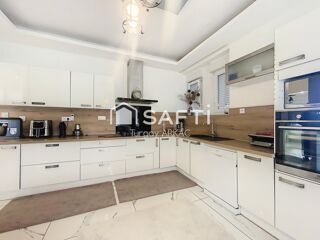  Maison à vendre 8 pièces 236 m²
