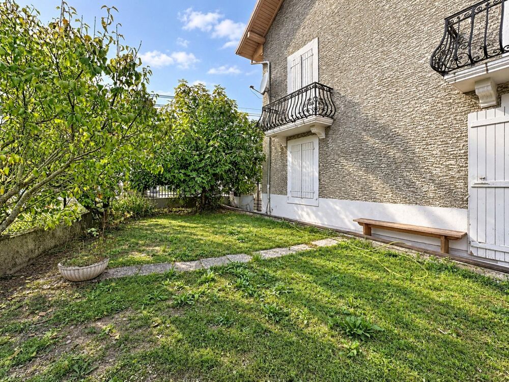 Vente Maison Maison de ville 203 m² – Idéal investisseurs Ville-la-grand