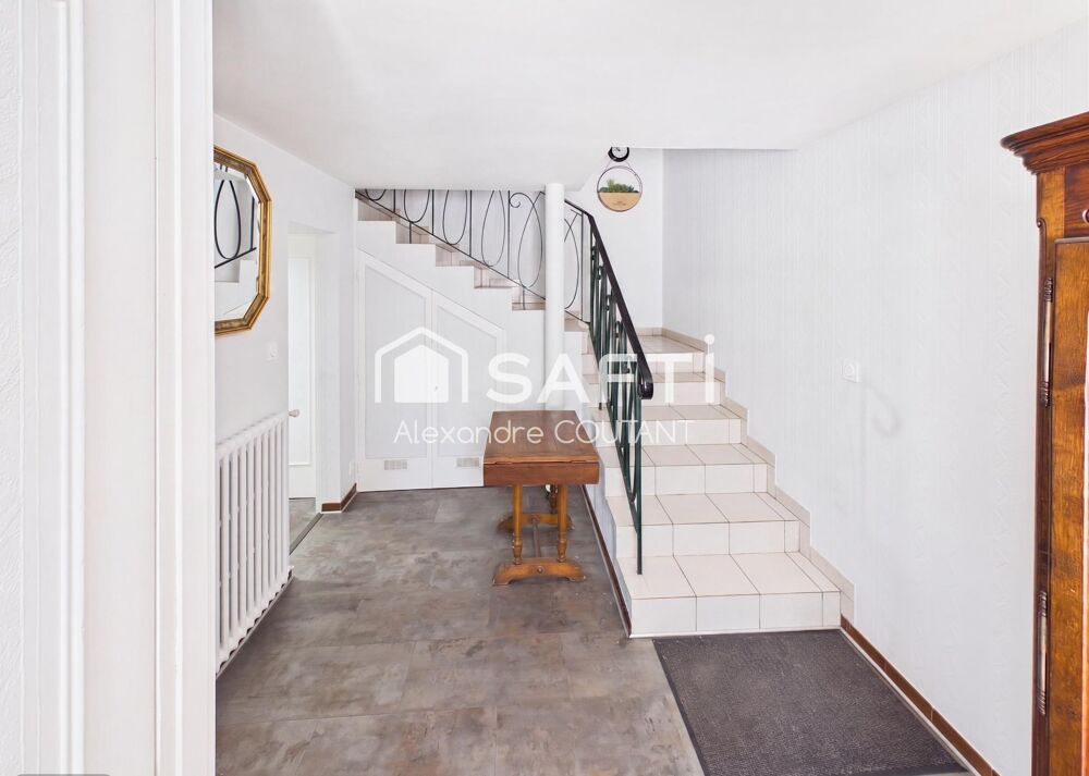 Vente Maison Maison familiale avec 4 chambres, idéalement située à proximité des commodités. La roche-sur-yon